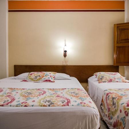 Hotel Valdivia Plaza Jardin Bagian luar foto