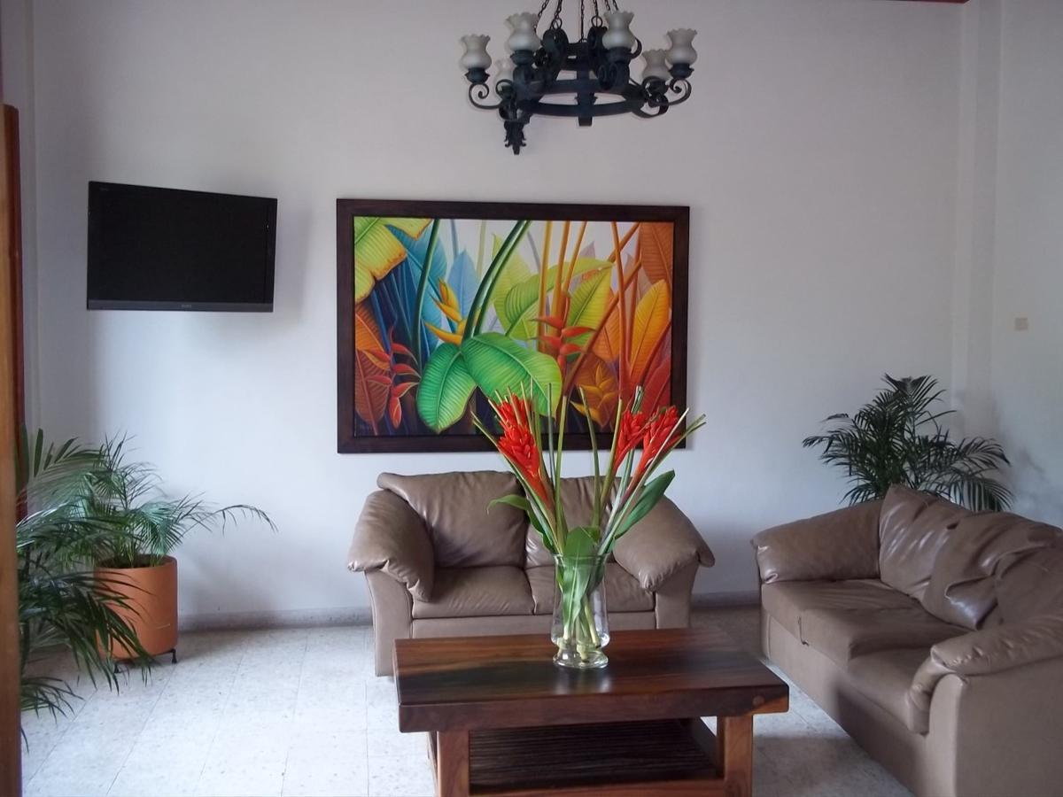 Hotel Valdivia Plaza Jardin Bagian luar foto