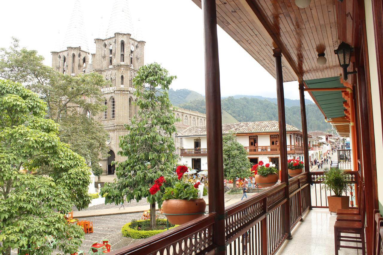 Hotel Valdivia Plaza Jardin Bagian luar foto