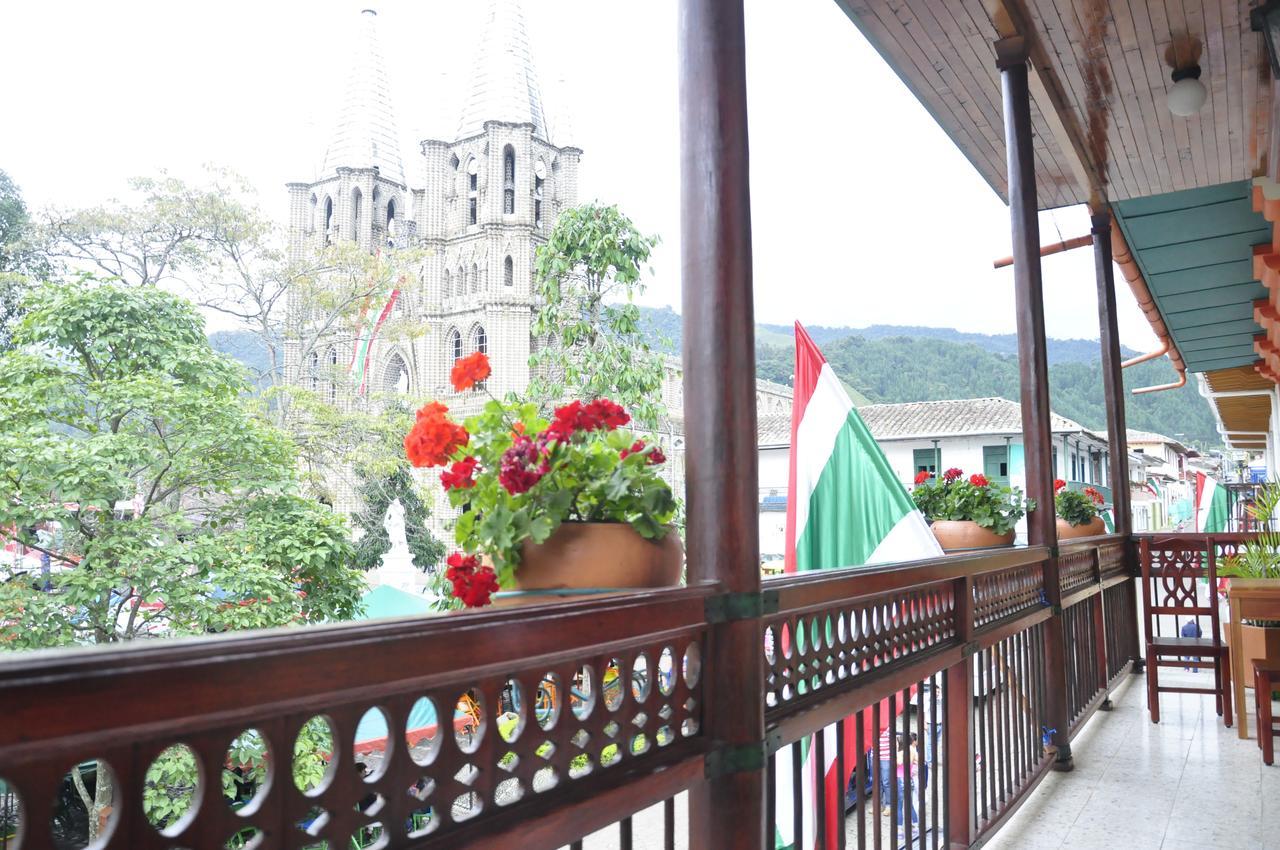 Hotel Valdivia Plaza Jardin Bagian luar foto