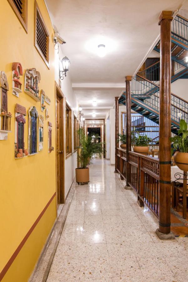 Hotel Valdivia Plaza Jardin Bagian luar foto